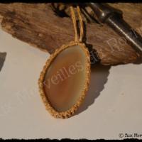 Pendentif simple agate tranche beige